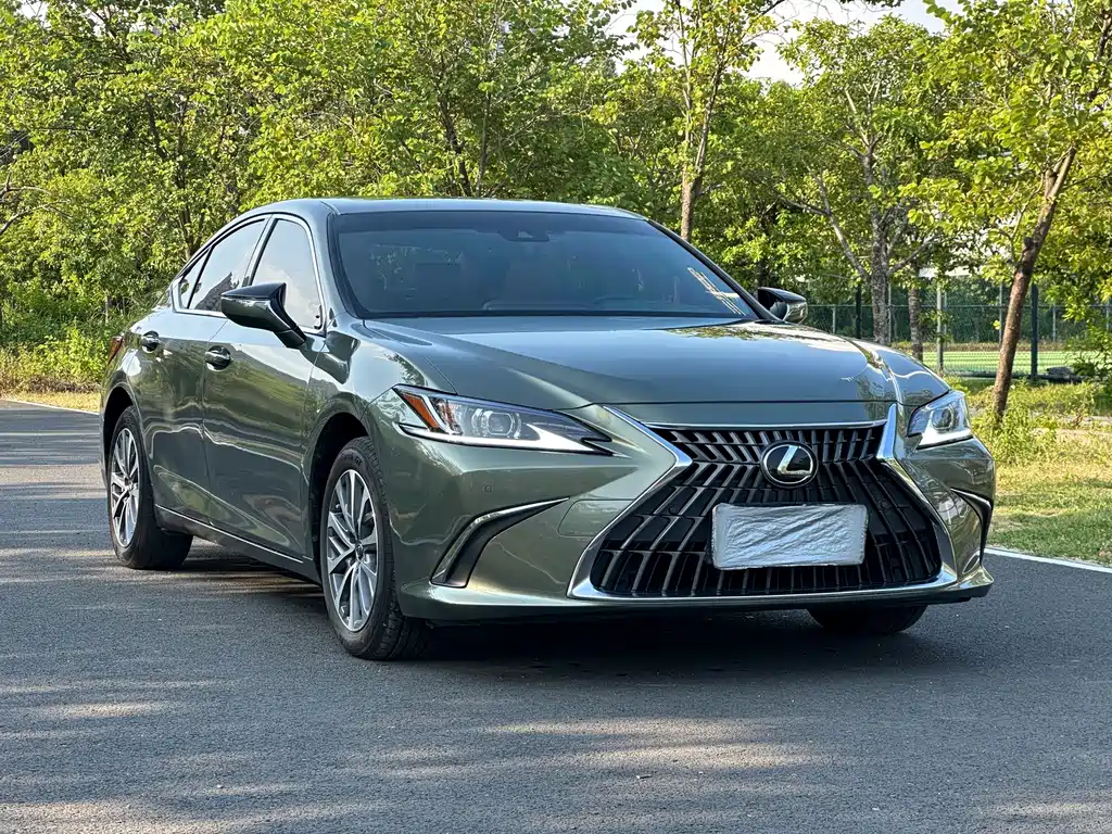 Lexus ES — фото 3
