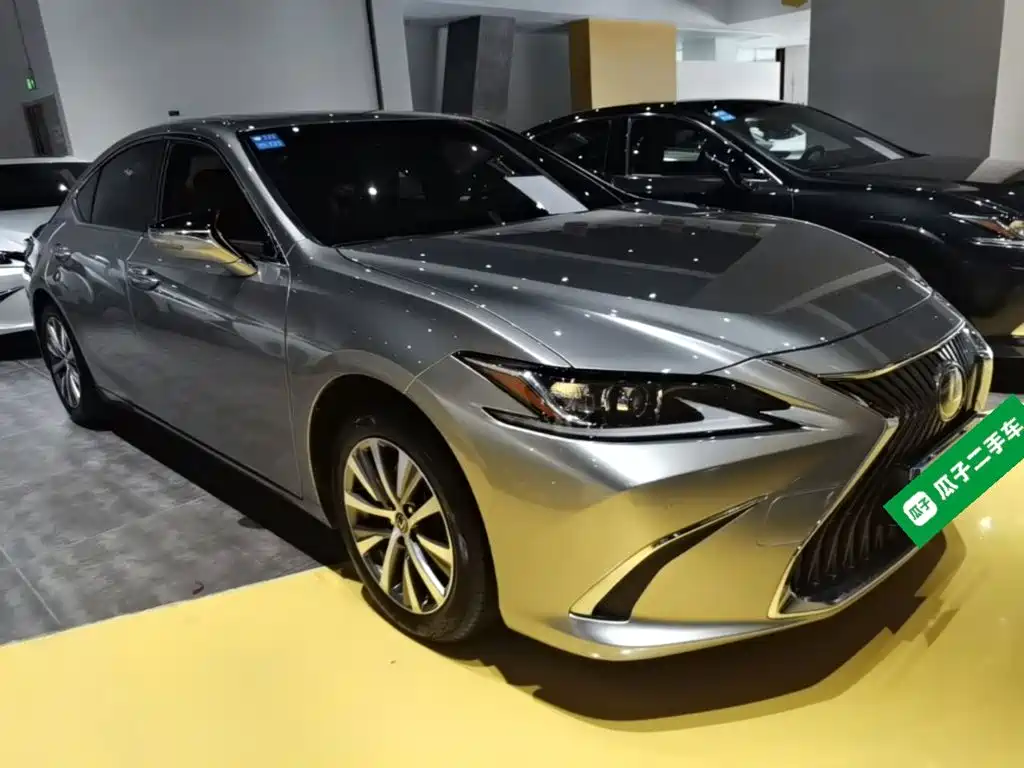 Lexus ES — фото 4