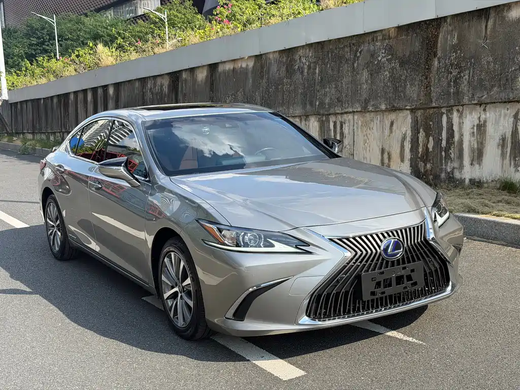 Lexus ES — фото 3