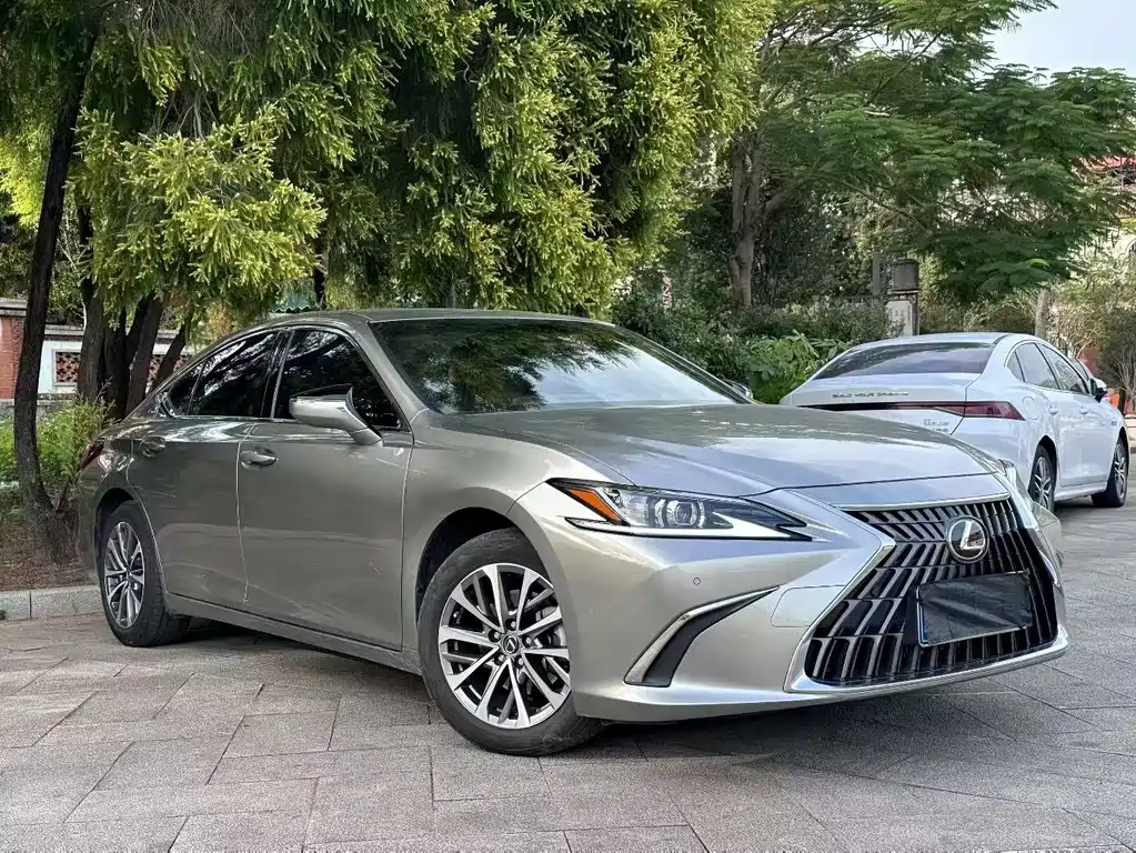 Lexus ES — фото 3