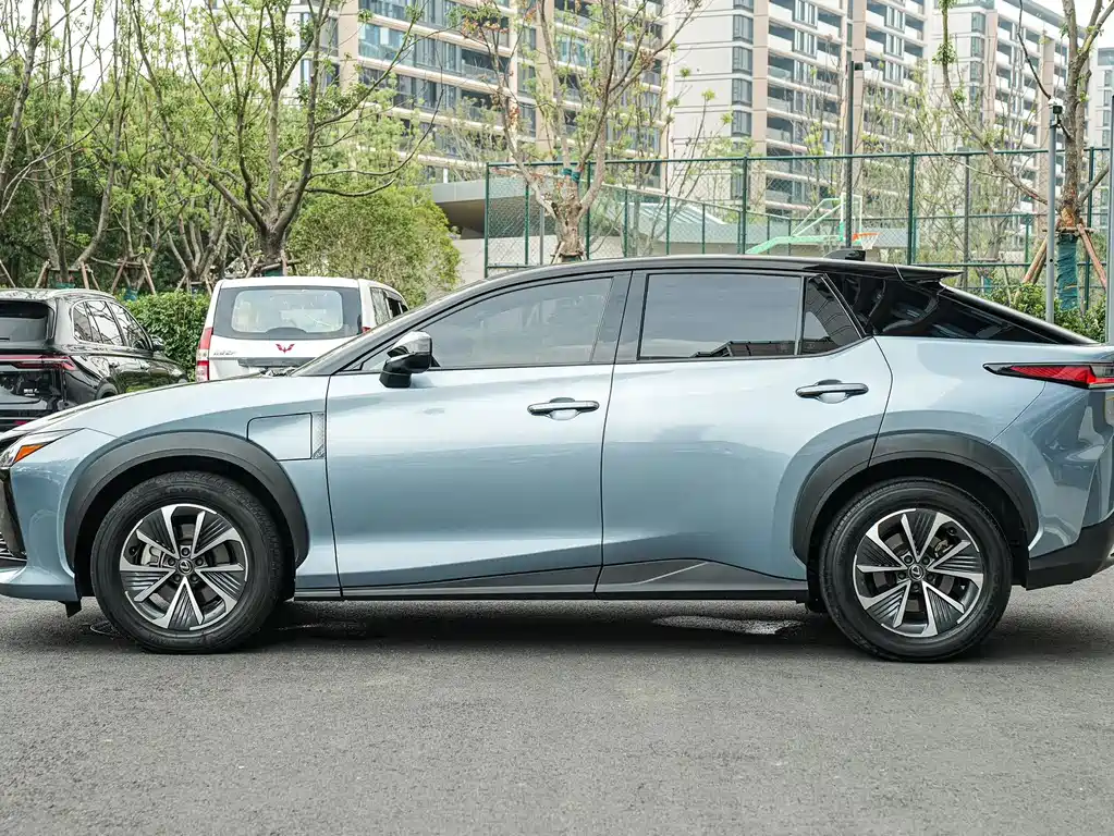 Lexus RZ — фото 6
