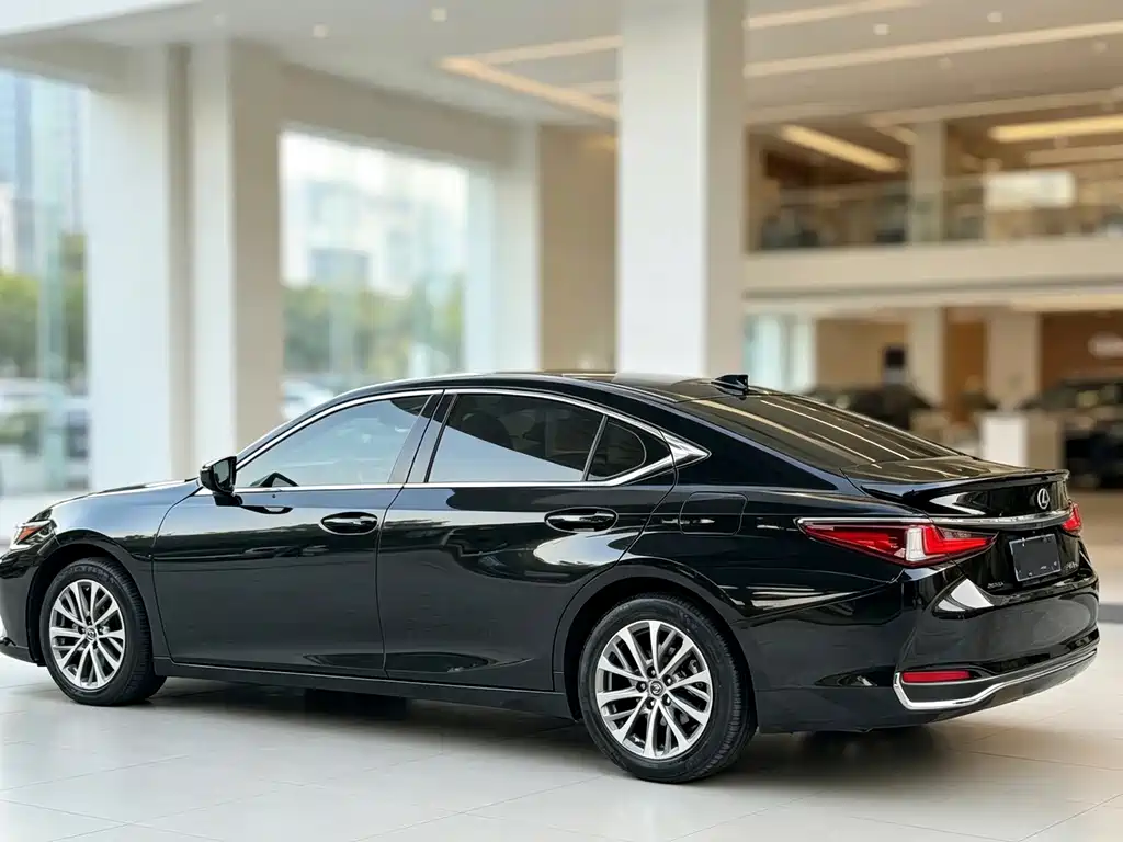 Lexus ES — фото 8