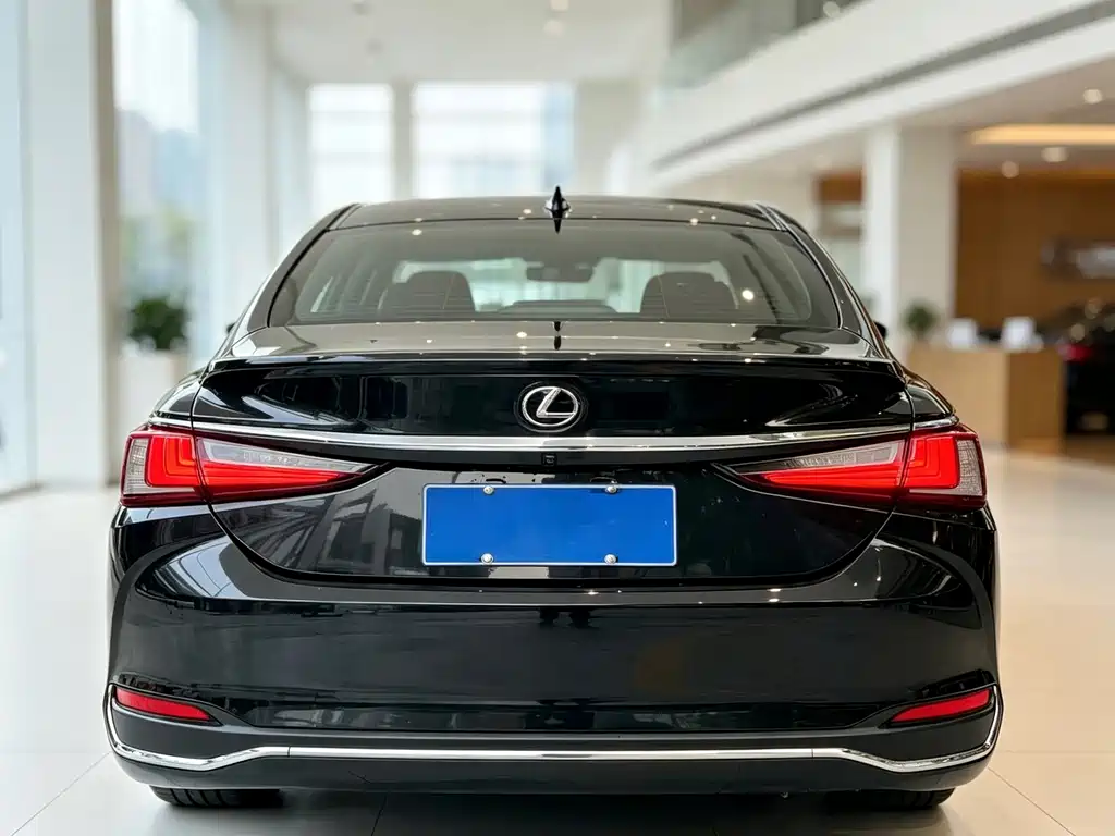 Lexus ES — фото 9