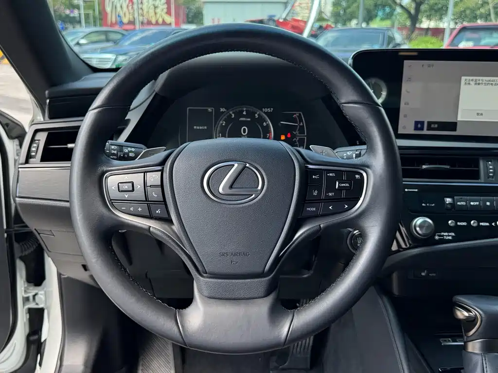 Lexus ES — фото 19
