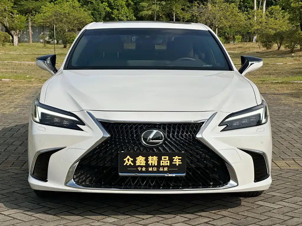 Lexus ES — фото 2