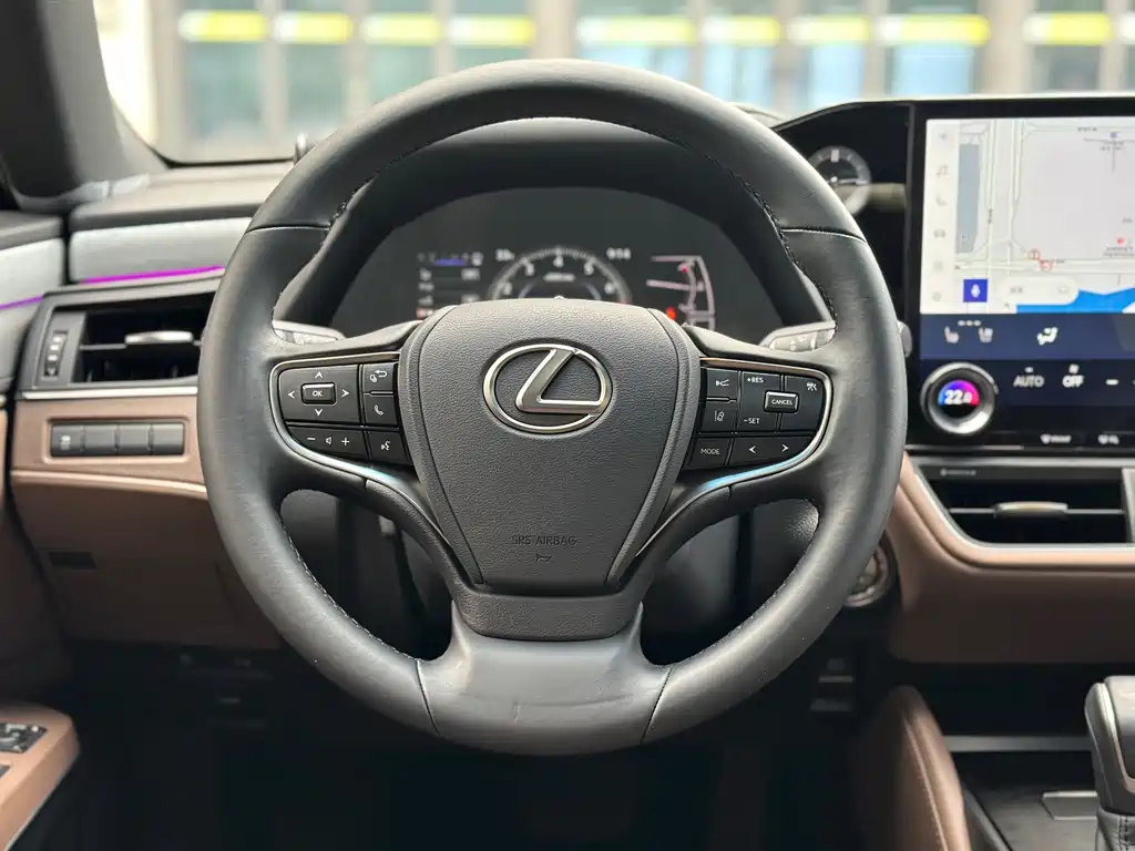 Lexus ES — фото 8
