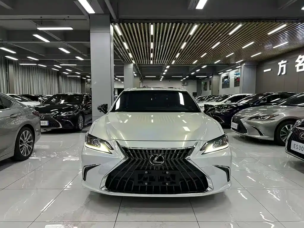 Lexus ES — фото 2