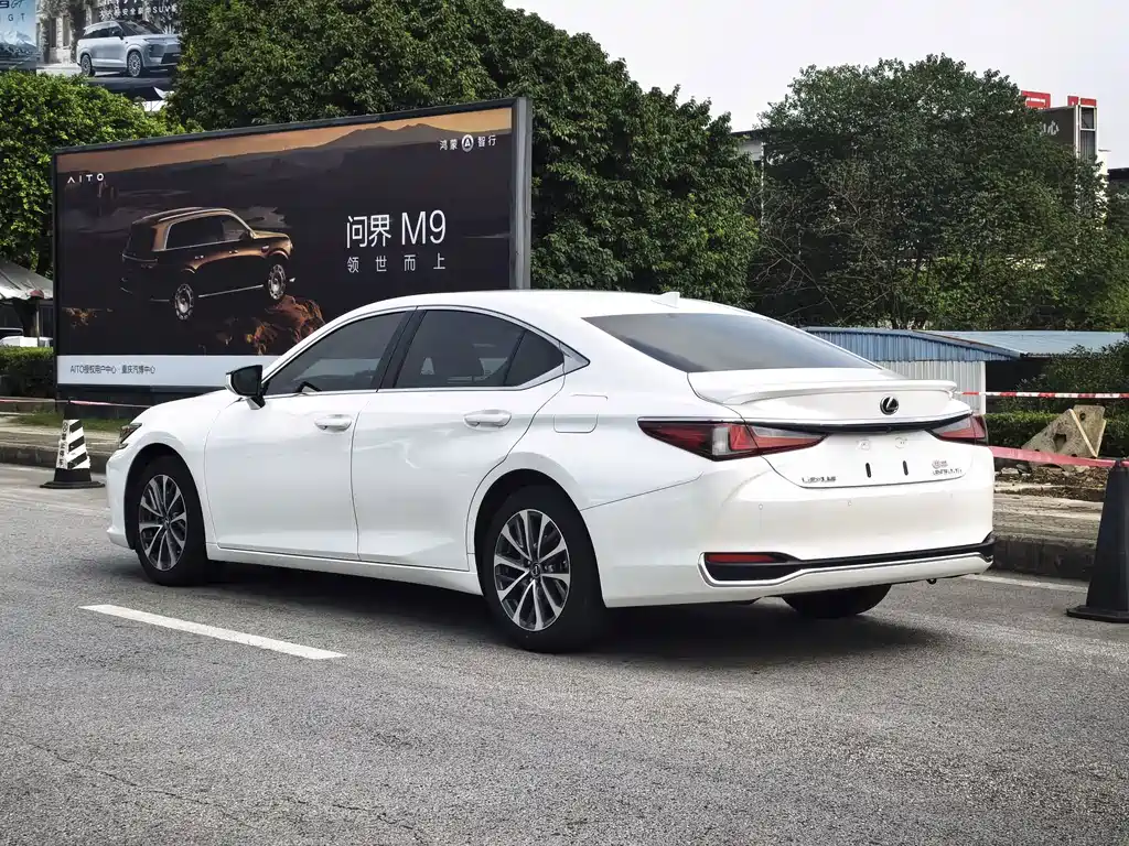 Lexus ES — фото 3