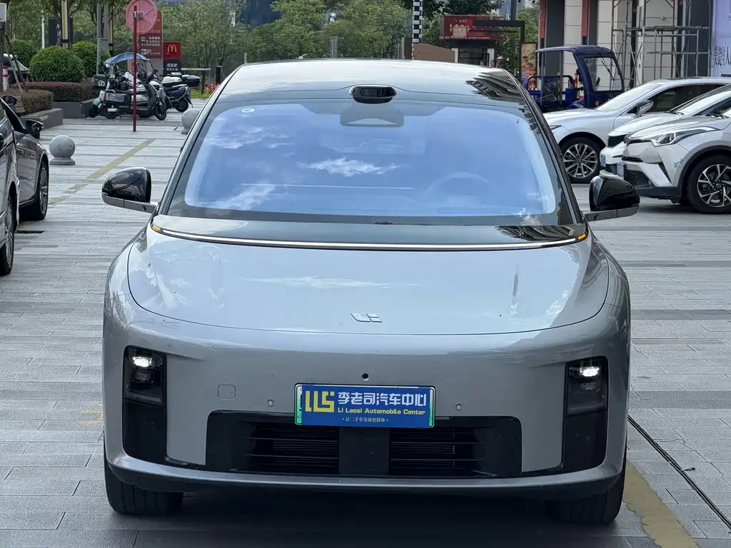 Li Auto Li i8 — фото 2
