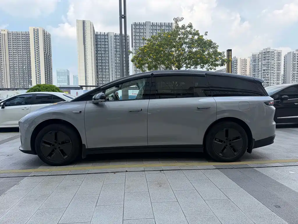 Li Auto Li i8 — фото 3