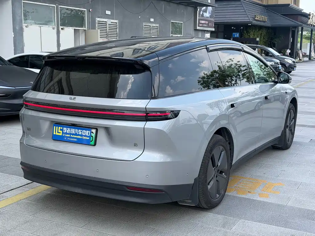 Li Auto Li i8 — фото 4