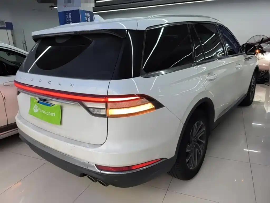 Lincoln Aviator (Import) — фото 7
