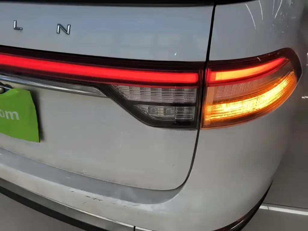 Lincoln Aviator (Import) — фото 8