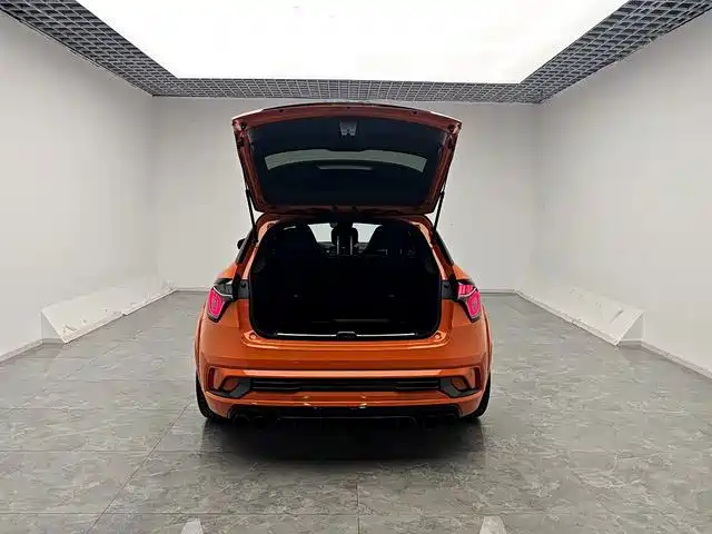 Lynk & Co 02 Hatchback — фото 16