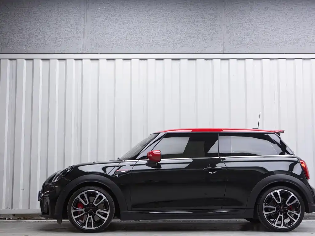 MINI Mini JCW — фото 2