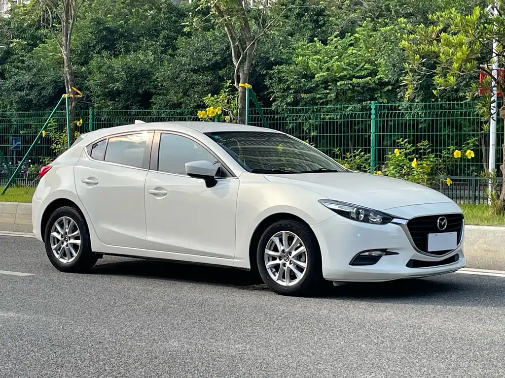 Mazda 3 Axela — фото 5
