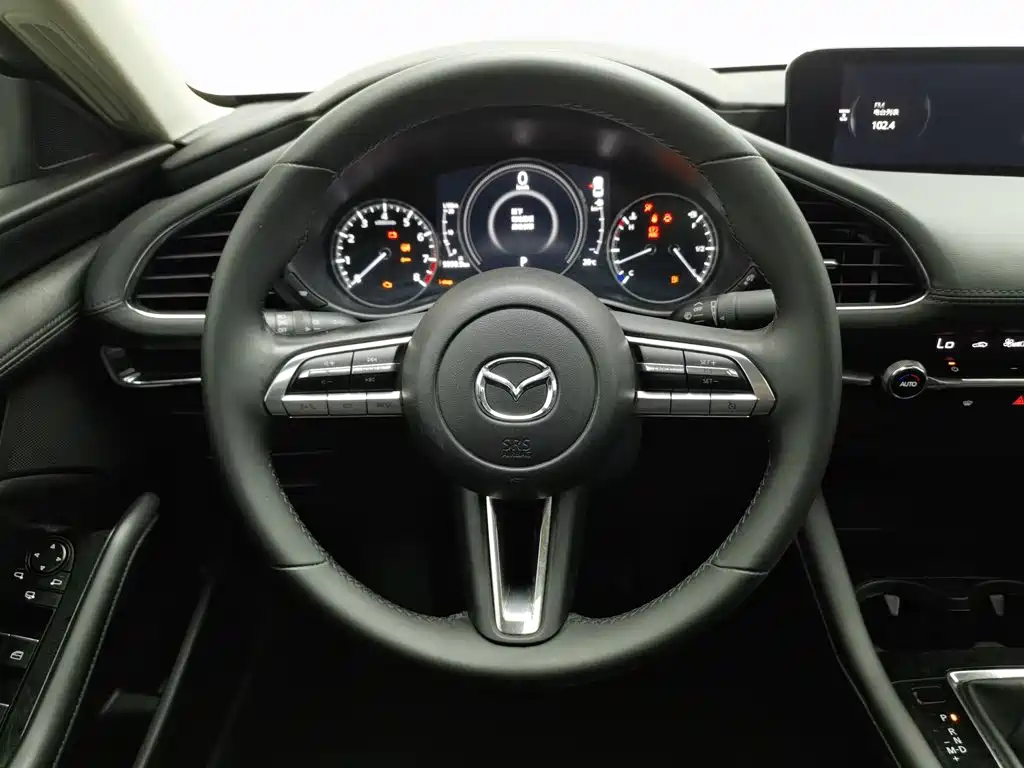 Mazda 3 Axela — фото 11