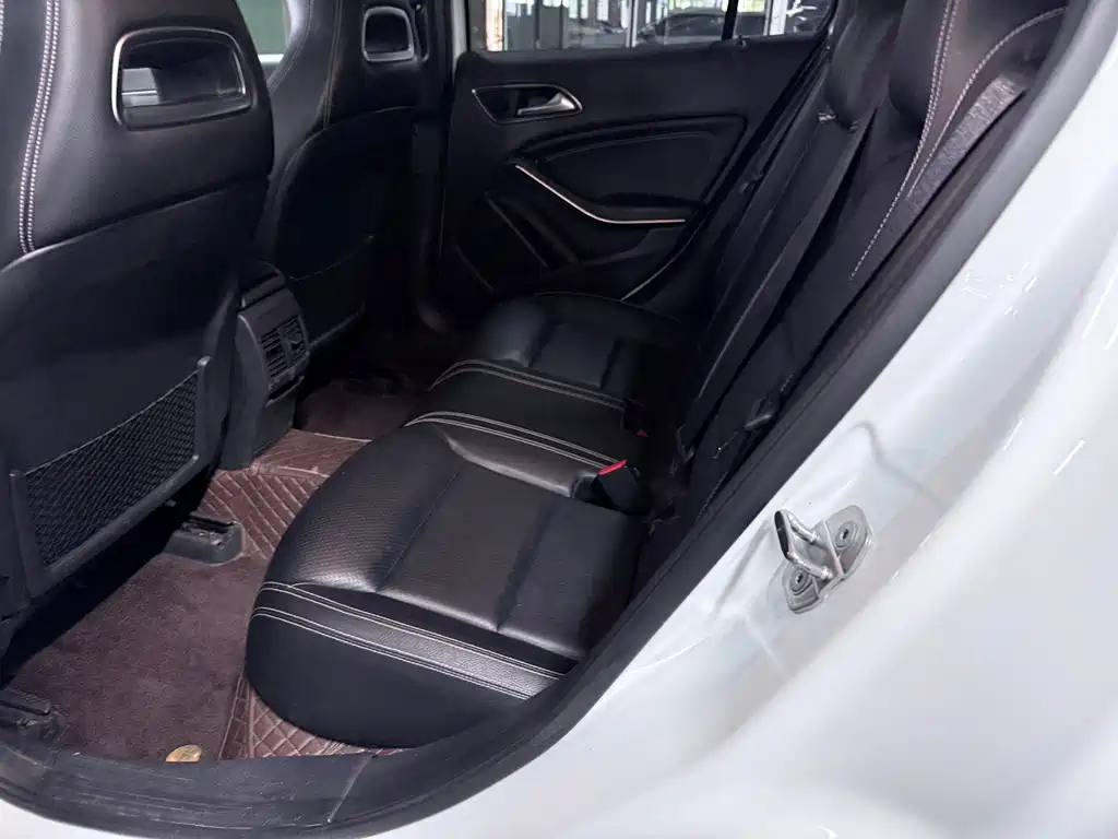 Mercedes-Benz GLA — фото 11