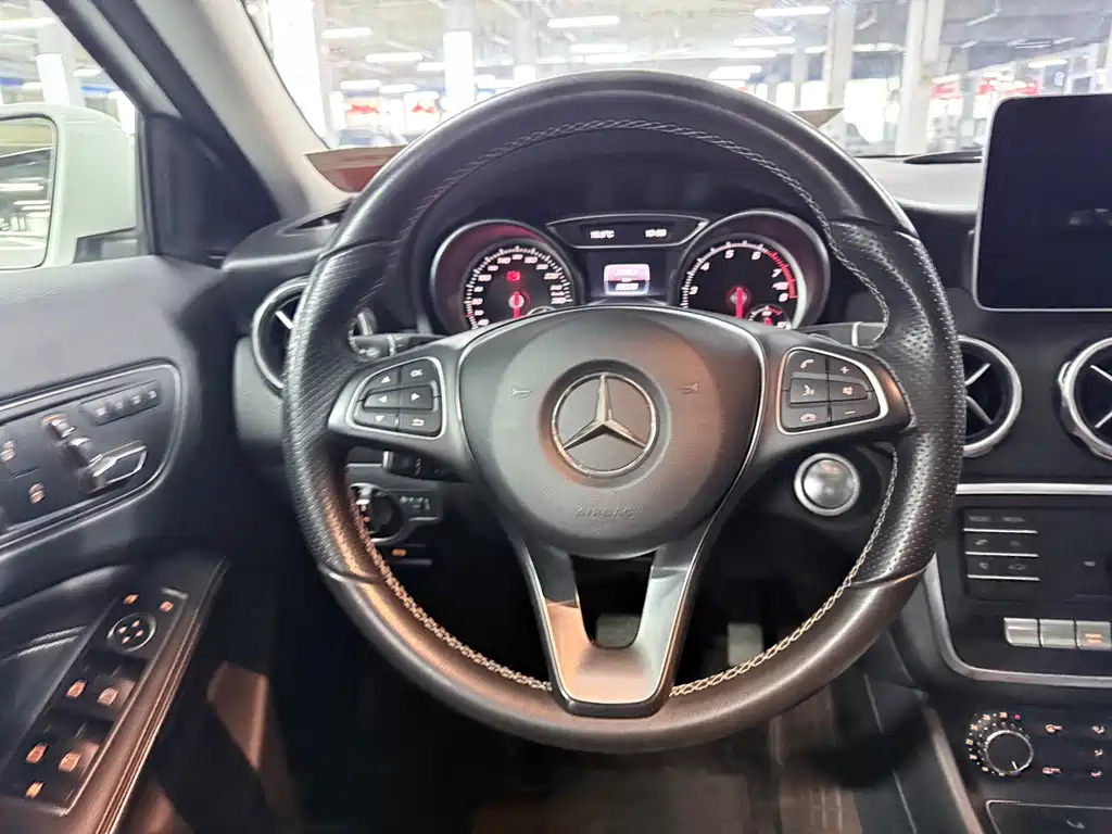 Mercedes-Benz GLA — фото 14