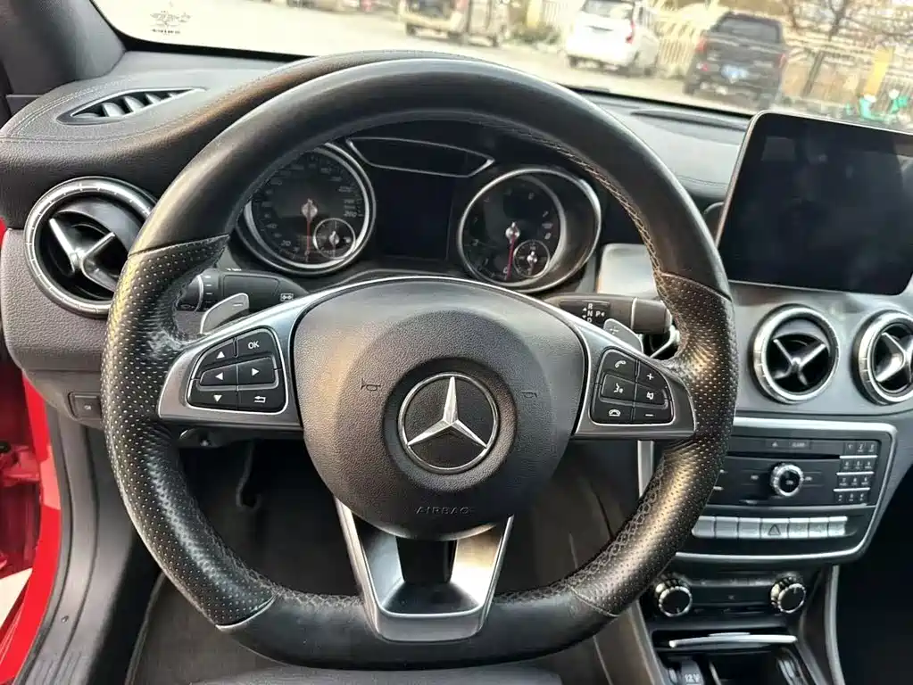 Mercedes-Benz CLA (Import) — фото 11