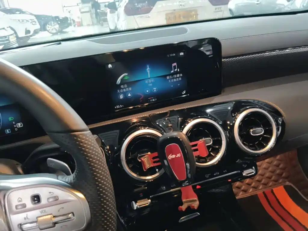 Mercedes-Benz A-Class — фото 13