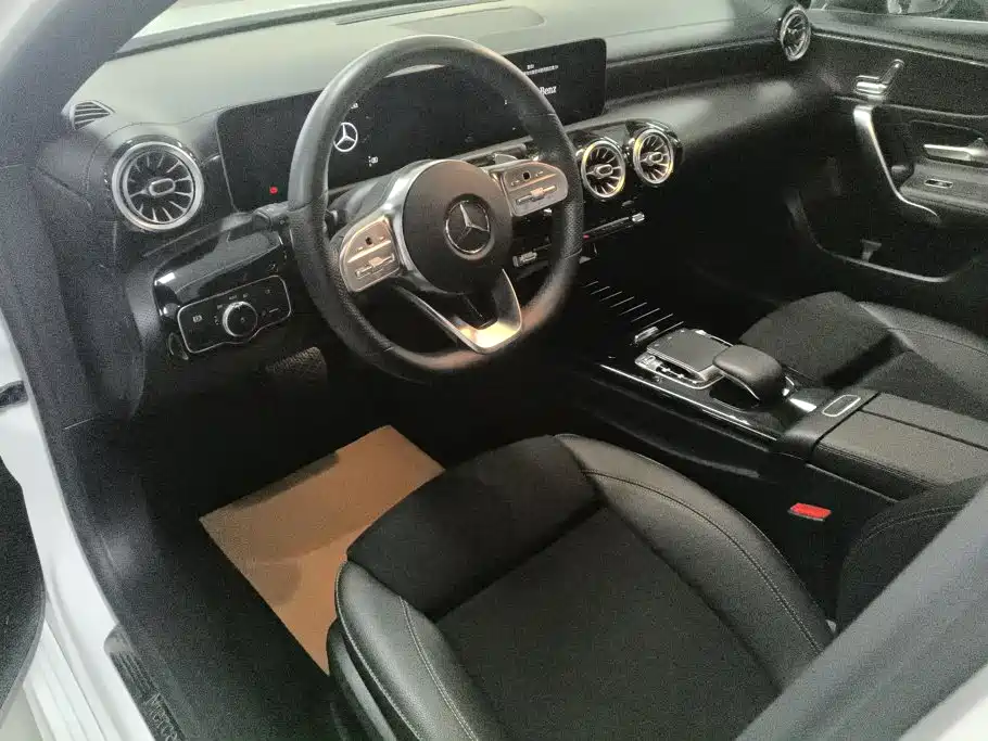 Mercedes-Benz A-Class — фото 11