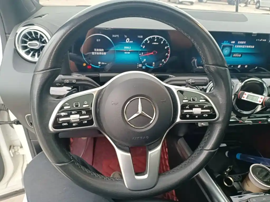 Mercedes-Benz GLA — фото 11