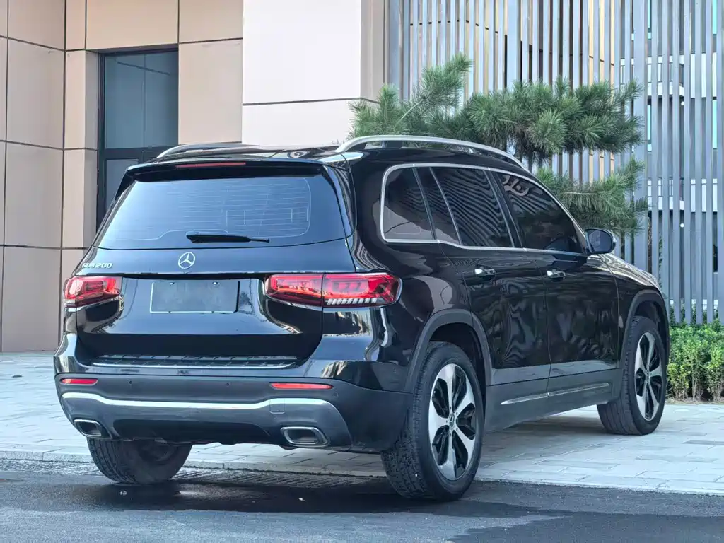 Mercedes-Benz GLB — фото 10