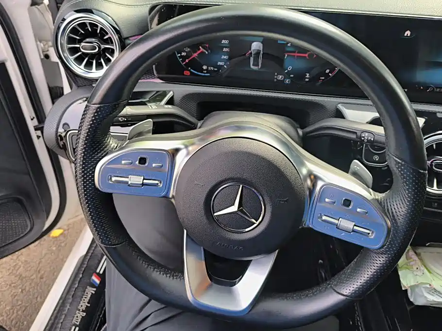 Mercedes-Benz A-Class — фото 15