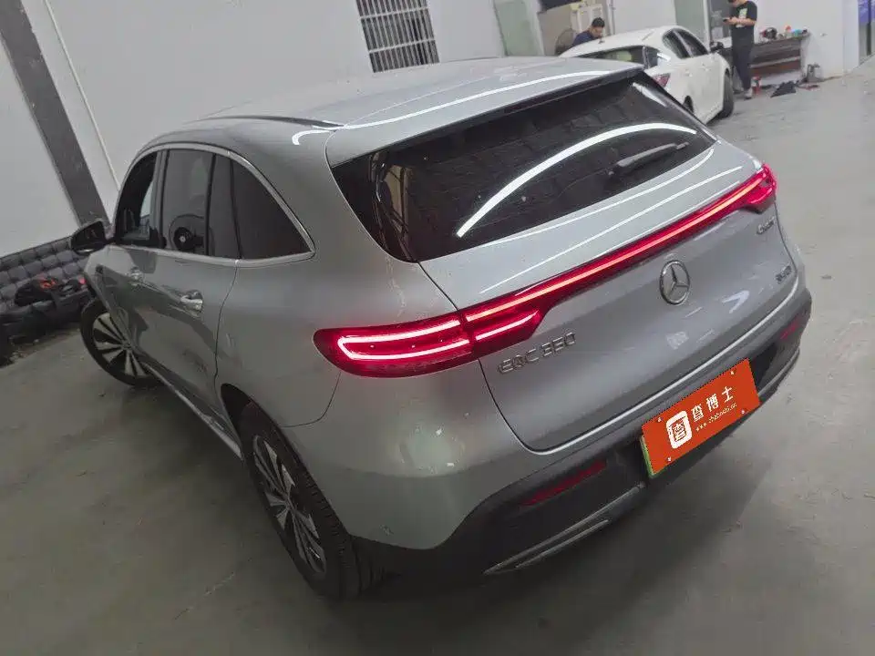 Mercedes-Benz EQC — фото 4