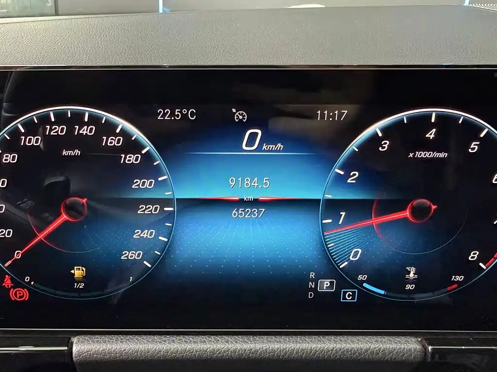 Mercedes-Benz GLA — фото 12