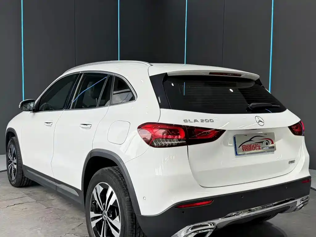 Mercedes-Benz GLA — фото 8