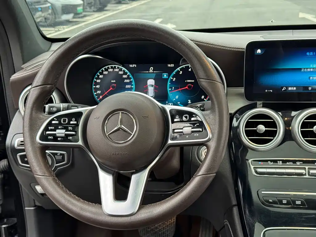 Mercedes-Benz GLC — фото 9