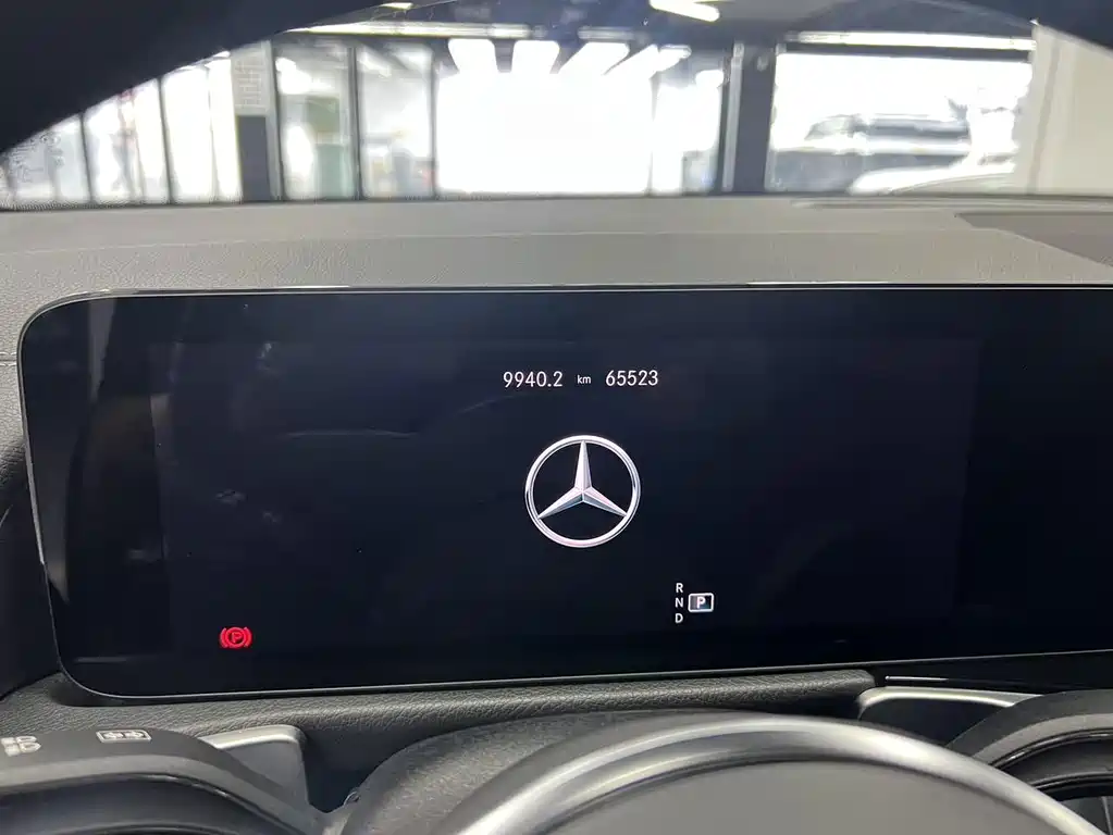 Mercedes-Benz GLB — фото 13