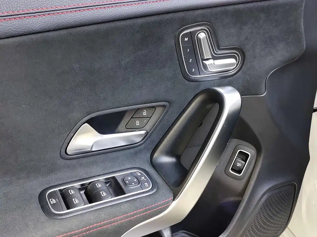 Mercedes-Benz CLA (Import) — фото 8