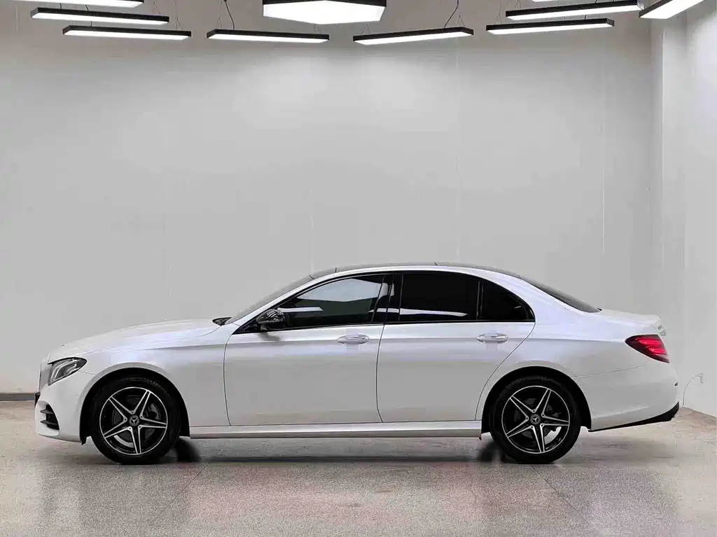 Mercedes-Benz E-Class (Import) — фото 5