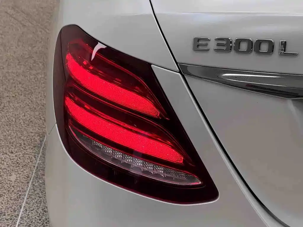 Mercedes-Benz E-Class (Import) — фото 6