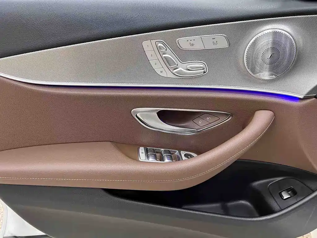 Mercedes-Benz E-Class (Import) — фото 9