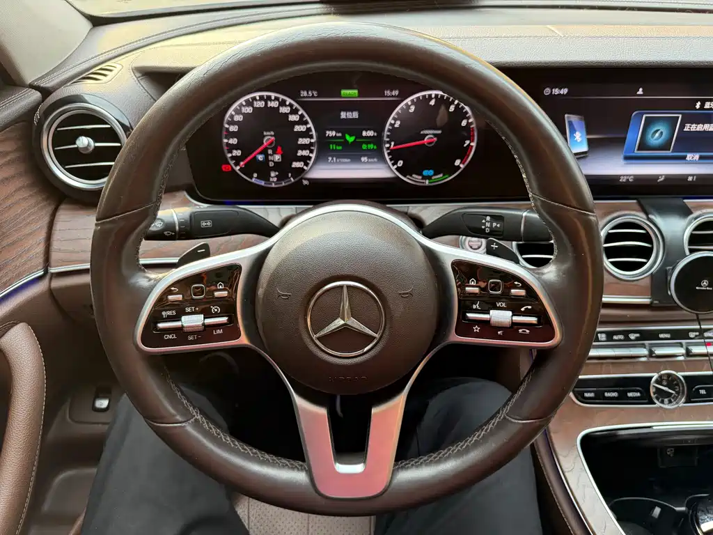 Mercedes-Benz E-Class — фото 11