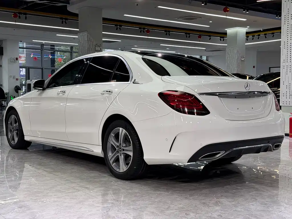Mercedes-Benz C-Class — фото 14