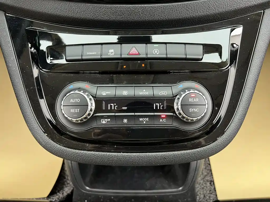 Mercedes-Benz Vito — фото 21