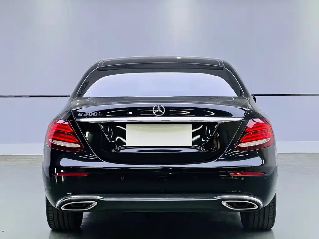 Mercedes-Benz E-Class — фото 5