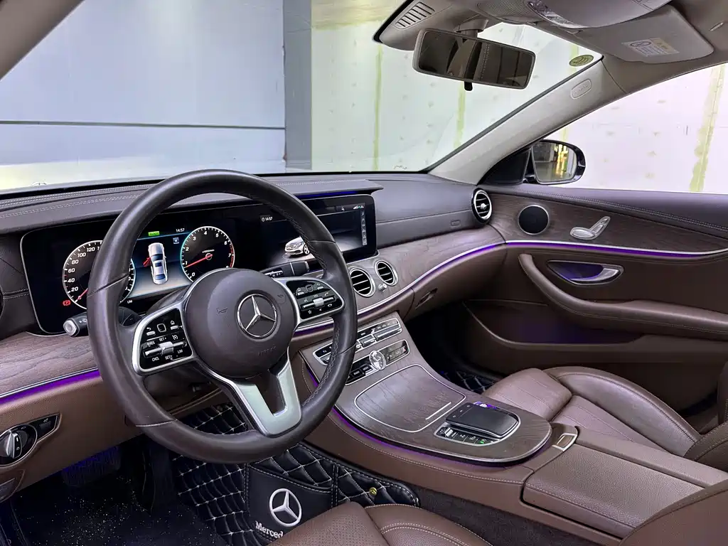 Mercedes-Benz E-Class — фото 10