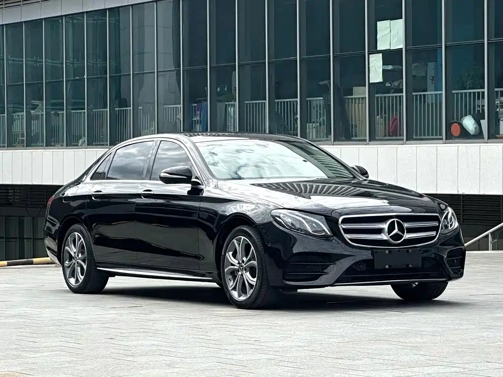 Mercedes-Benz E-Class — фото 3