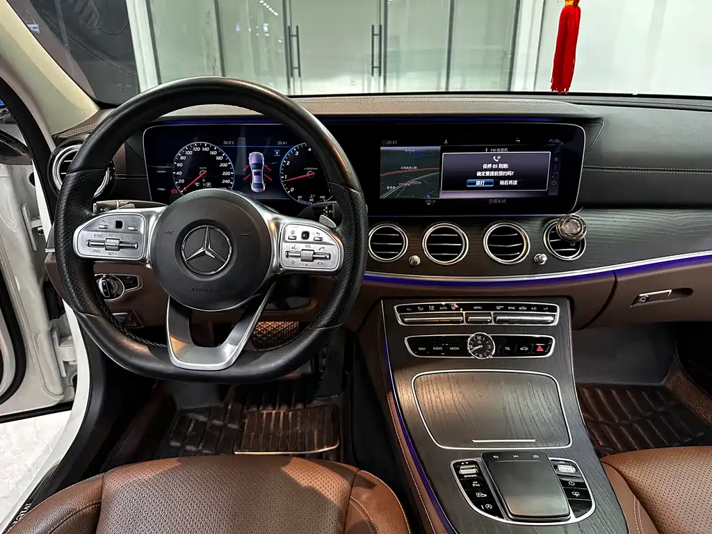 Mercedes-Benz E-Class — фото 10