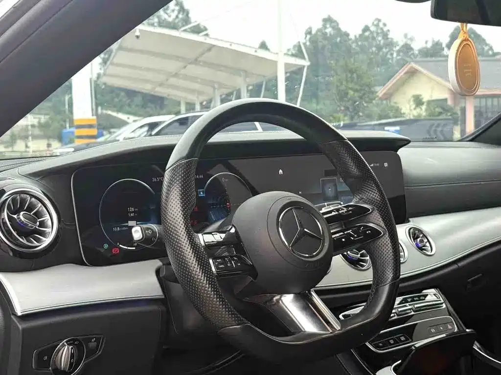 Mercedes-Benz E-Class (Import) — фото 5
