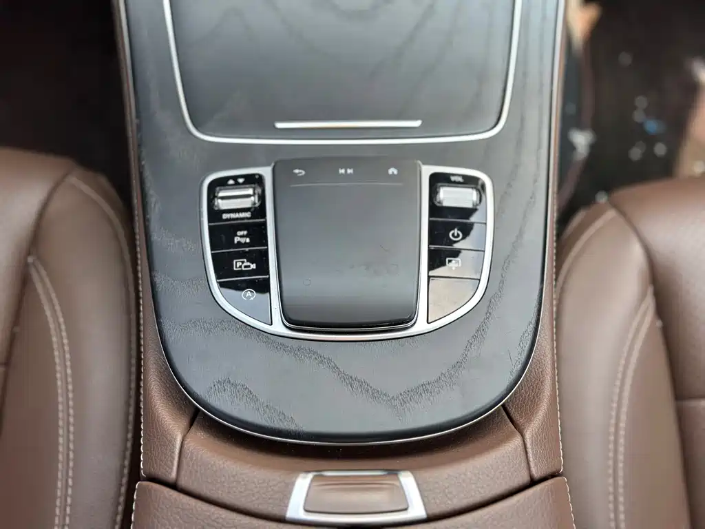 Mercedes-Benz E-Class — фото 14