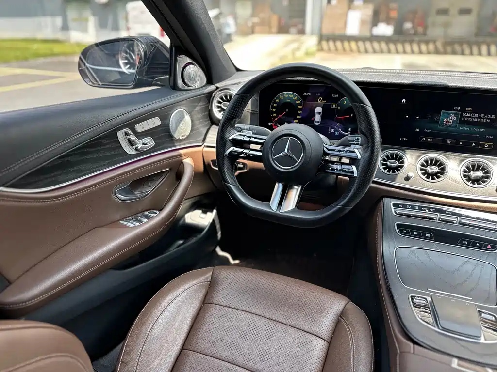 Mercedes-Benz E-Class — фото 15