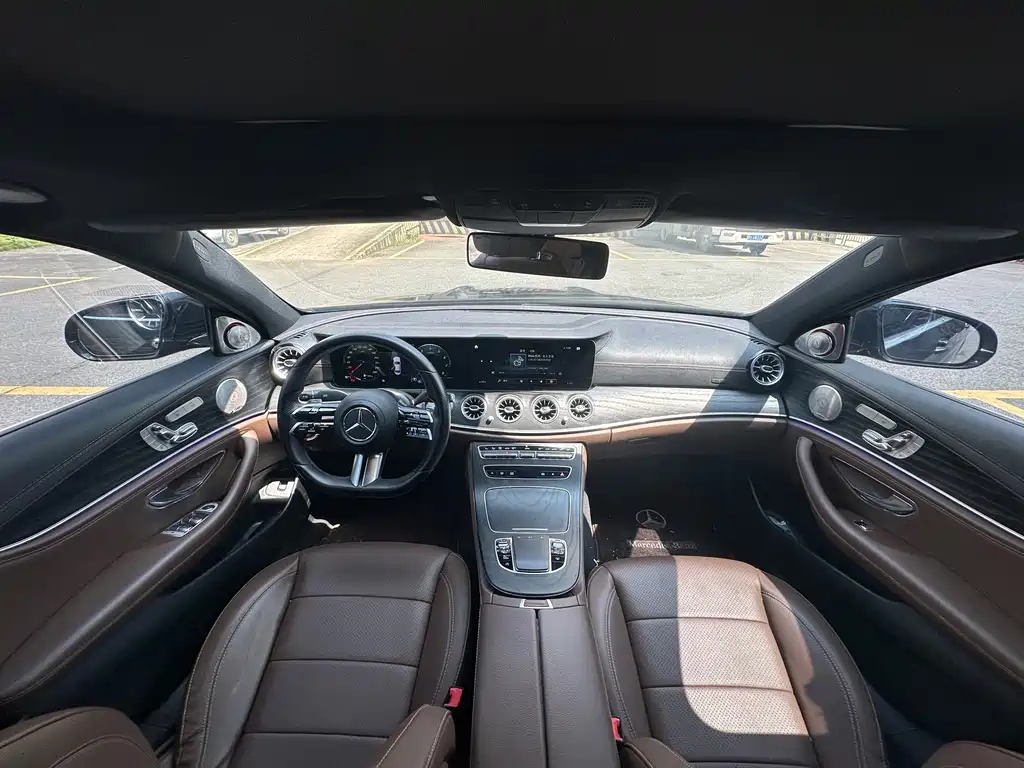 Mercedes-Benz E-Class — фото 17