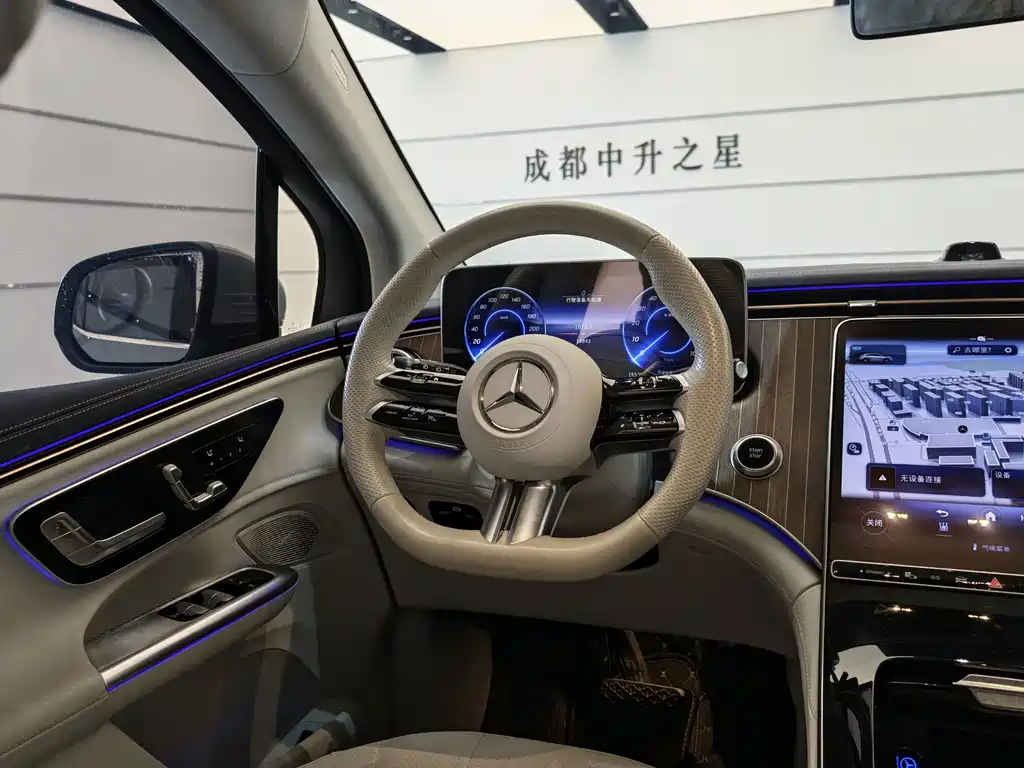 Mercedes-Benz EQE SUV — фото 10